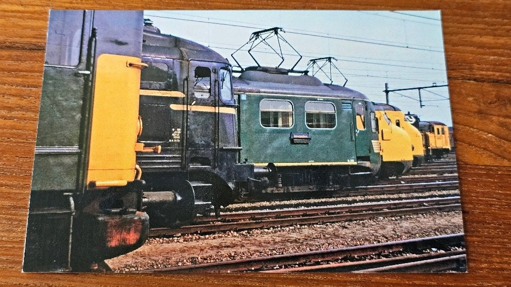 Foto TREIN Nederlandse Spoorwegen 1000 Mat 46 Mat 54 Line up, Verzenden, Gebruikt, Trein, Overige typen