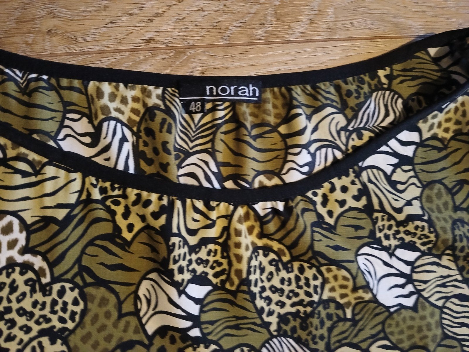 Norah Blouse met Dierenprint in groen tinten - Maat 48, Kleding | Dames, Blouses en Tunieken, Maat 46/48 (XL) of groter, Ophalen of Verzenden
