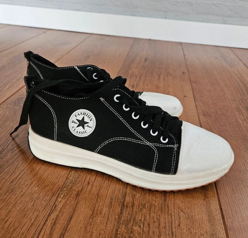 Canvas damessneakers mt 41, Ophalen of Verzenden, Zo goed als nieuw, Zwart, Sneakers of Gympen