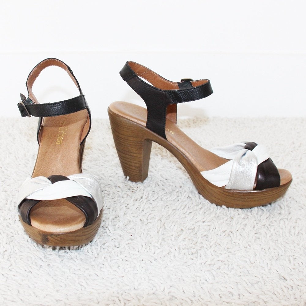 Zeer Mooie Paula Urban Hakken -s16 (Maat 36) € 40,-, Pumps, Overige kleuren, Paula Urban, Nieuw