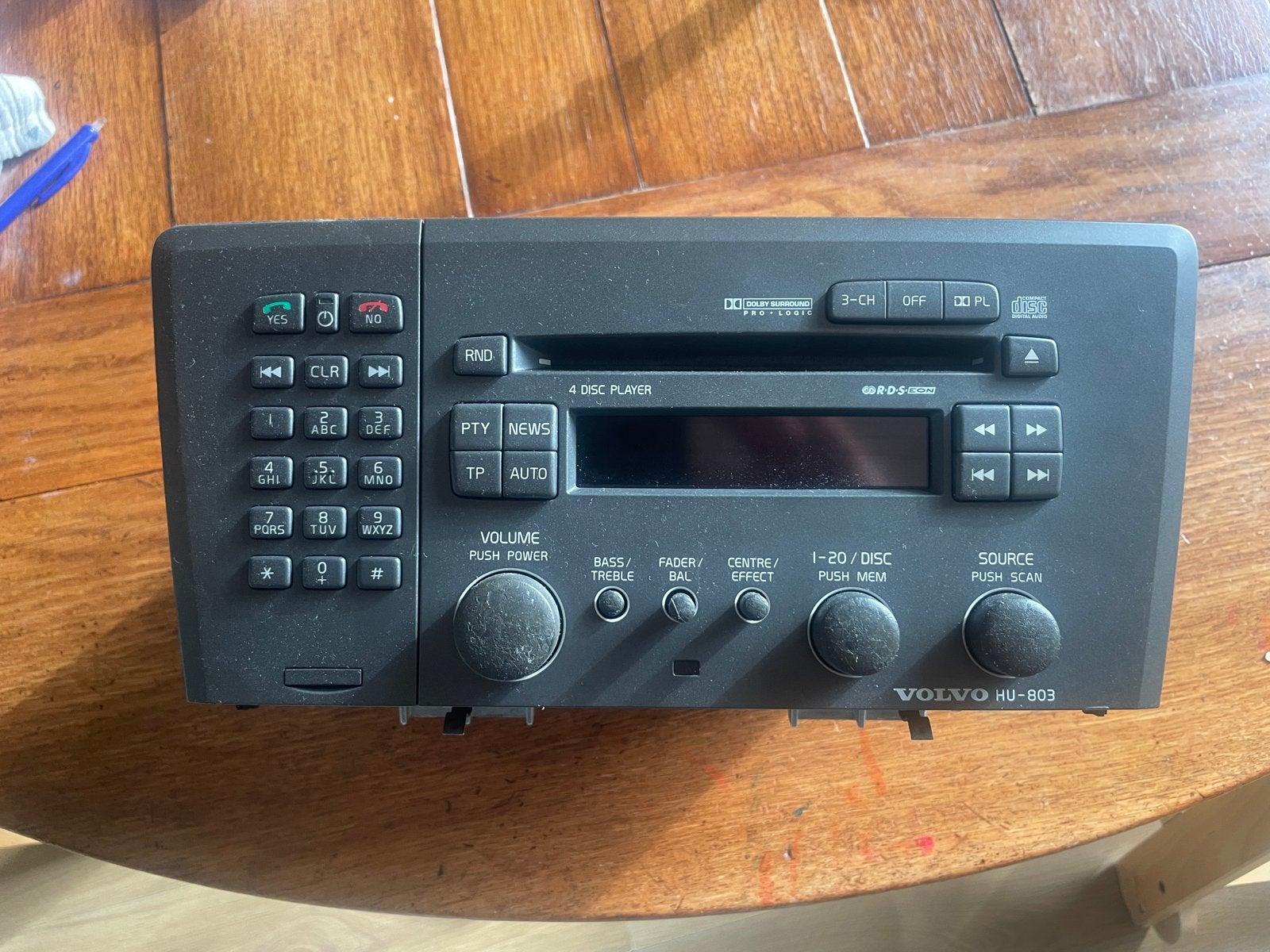 Volvo HU-803 autoradio met 4-disc CD-wisselaar, Ophalen, Gebruikt