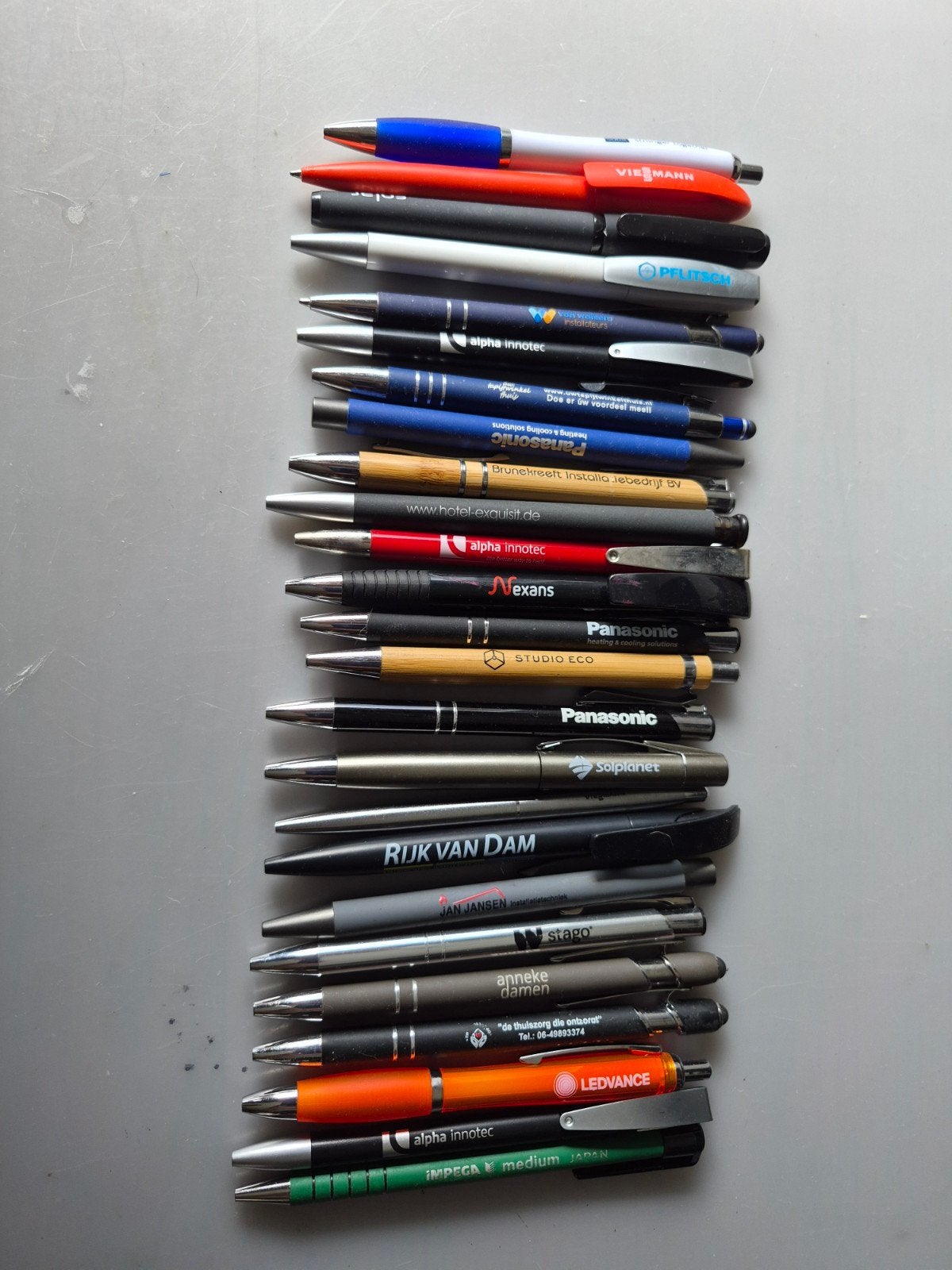 25 Reclamepennen - Diverse merken en kleuren, Verzamelen, Overige merken, Gebruikt, Balpen, Ophalen of Verzenden