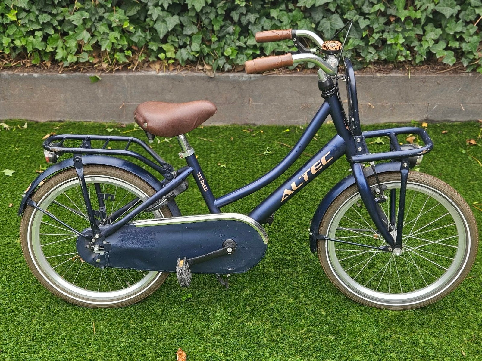 Blauwe 20 inch  transportfiets meisjes, met rieten mandje, Ophalen, Terugtraprem, Gebruikt, Handrem