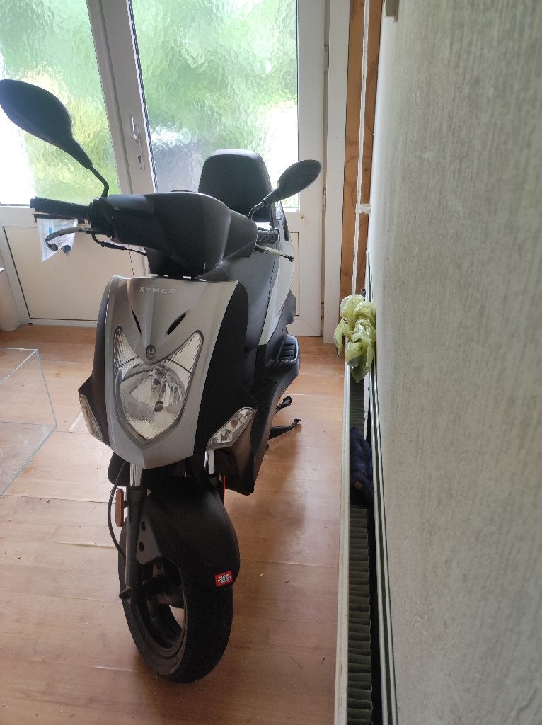 Goedrijdende Kymco scooter (4-takt) – € 350,- (Vaste prijs), Ophalen, Gebruikt, Kymco, Benzine