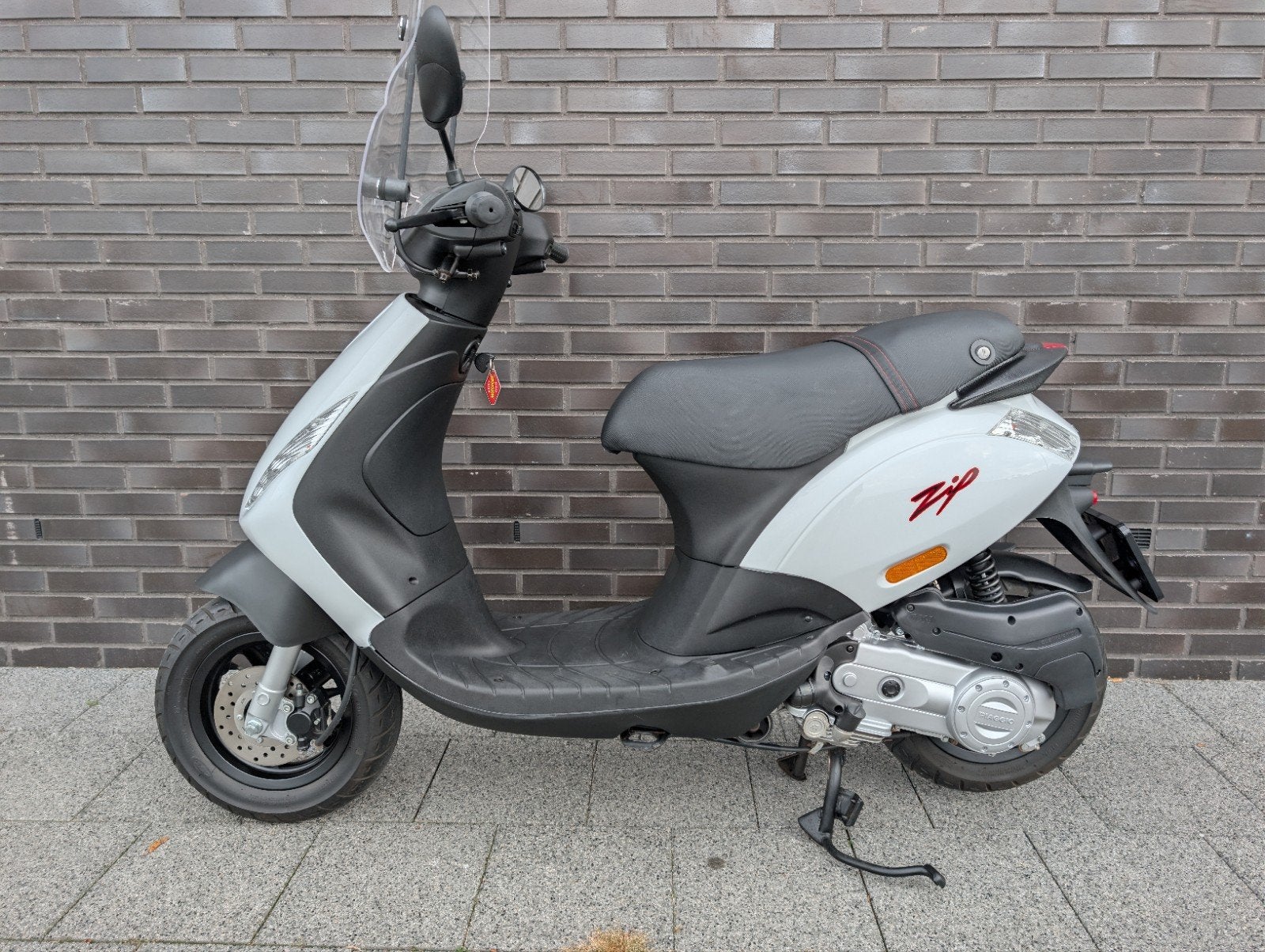 Piaggio Zip 4T als nieuw, Fietsen en Brommers, Ophalen, Zip, Zo goed als nieuw, Benzine