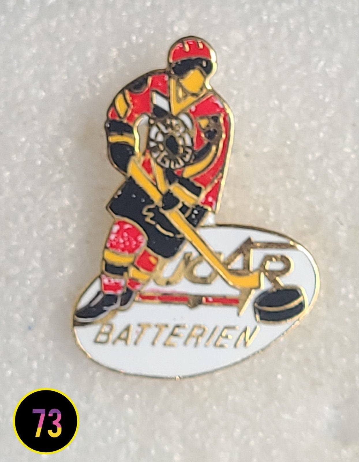 Vintage ijshockey pin - UCAR Batterien, Verzenden