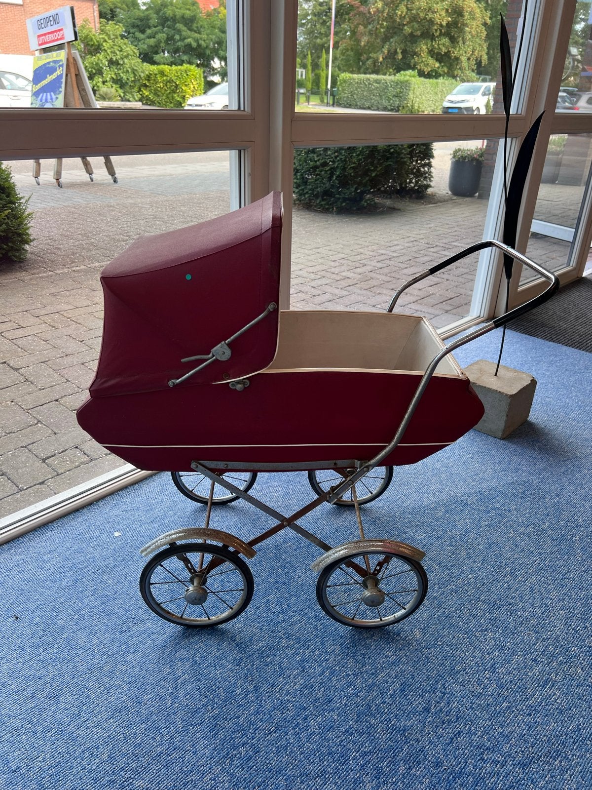 Antieke Rode Kinderwagen - Decoratie/Verzamelaarsitem, Ophalen