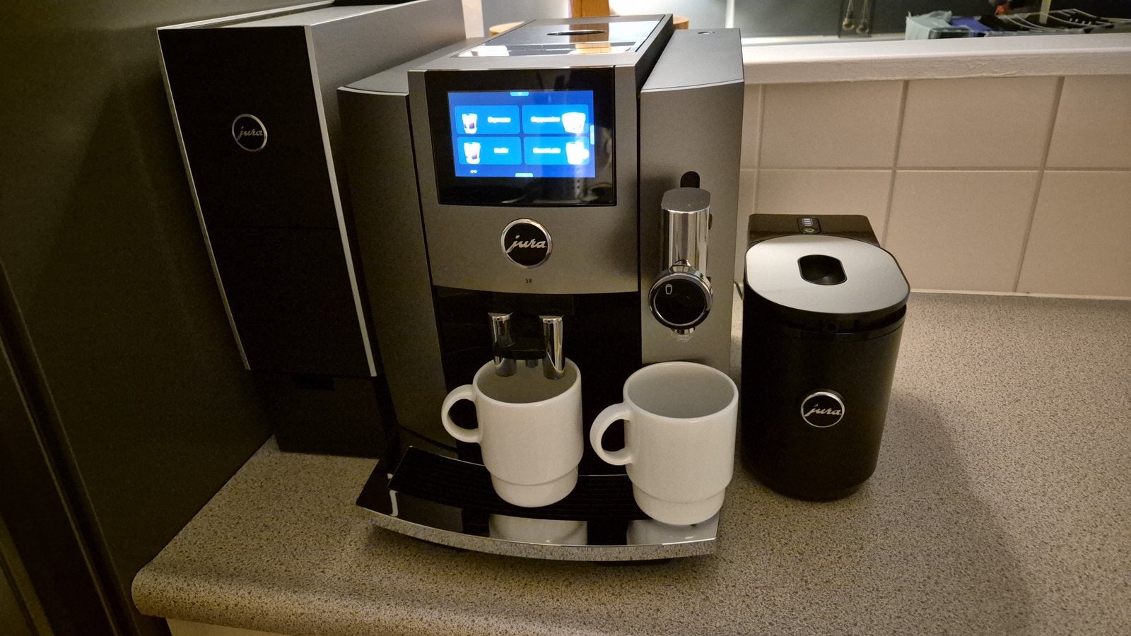 Jura S8 volautomatisch koffieapparaat, Ophalen, 10 kopjes of meer, Koffiemachine, Zo goed als nieuw