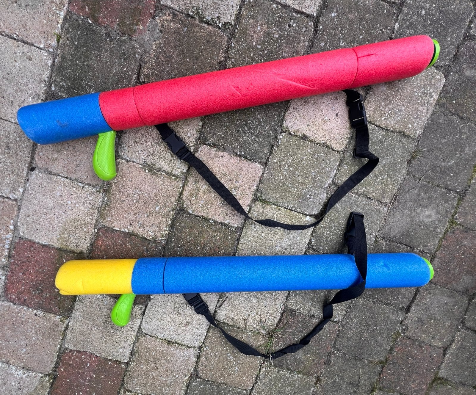 Waterspuiten en strandmatje - Ideaal voor zomerplezier!, Ophalen, Zo goed als nieuw