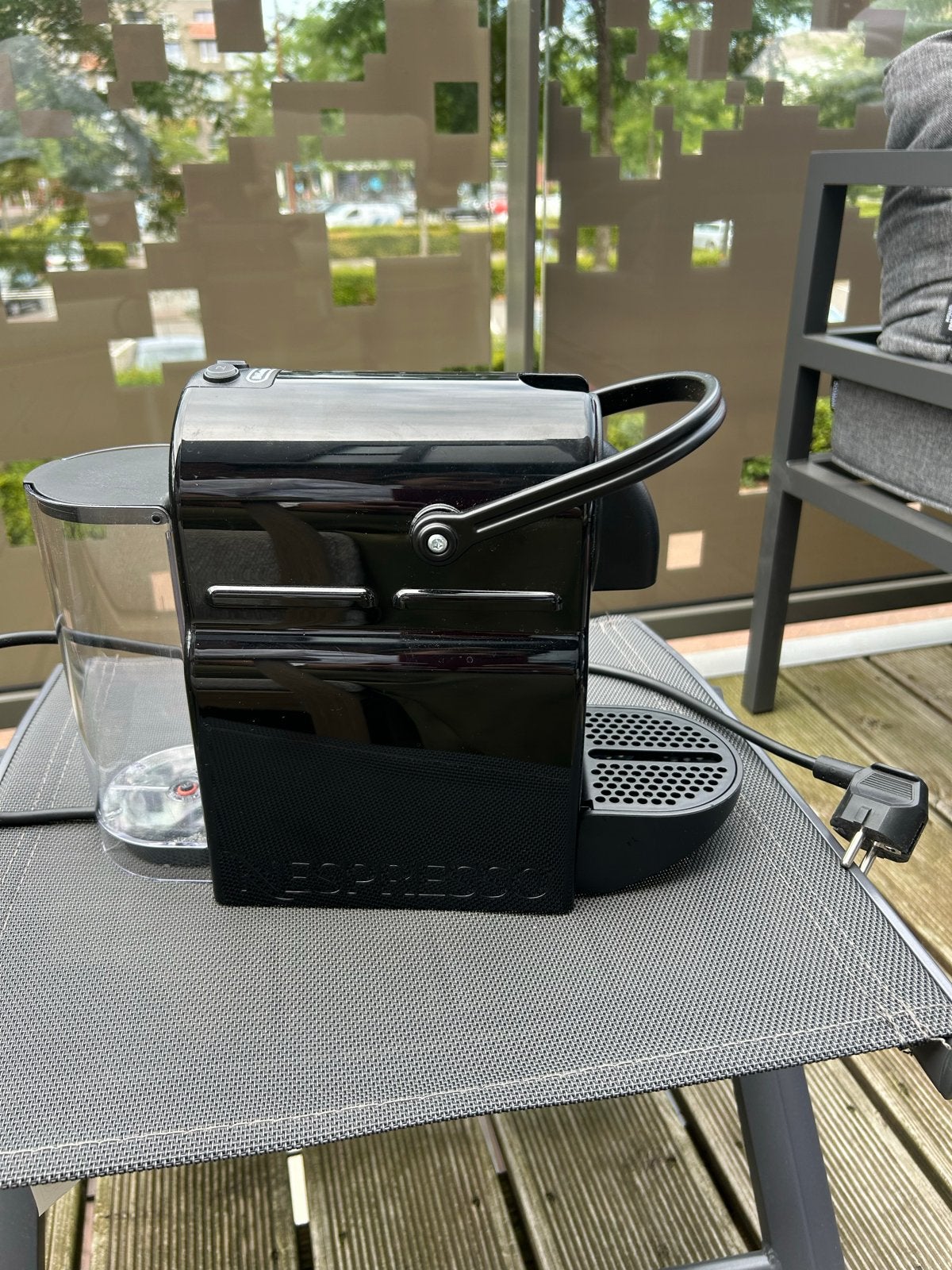 Nespresso Delonghi Essenza Mini - ZGAN, ook voor vrachtauto, Koffiepads en cups, Espresso apparaat, Ophalen of Verzenden, Zo goed als nieuw