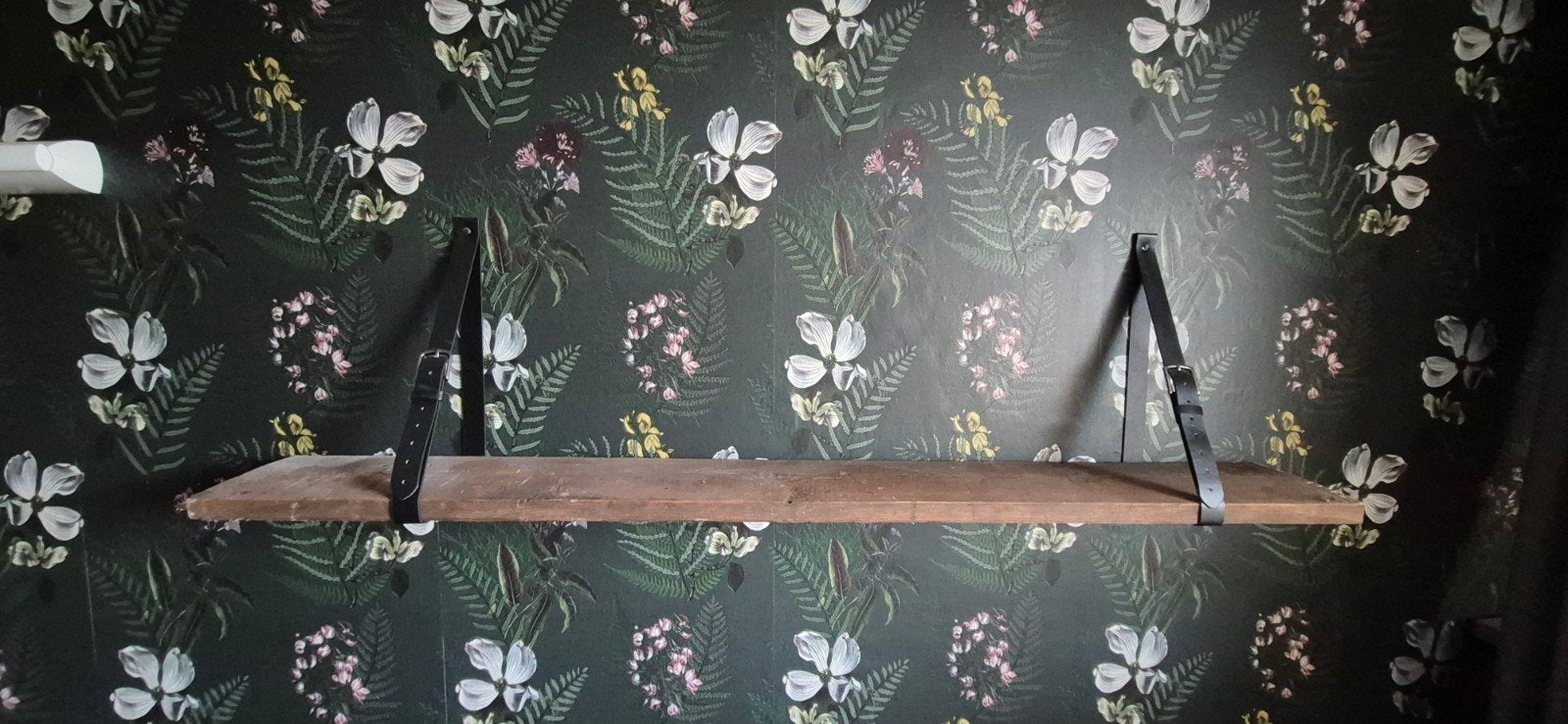 Houten wandplank met leren riemen, Ophalen, Zo goed als nieuw