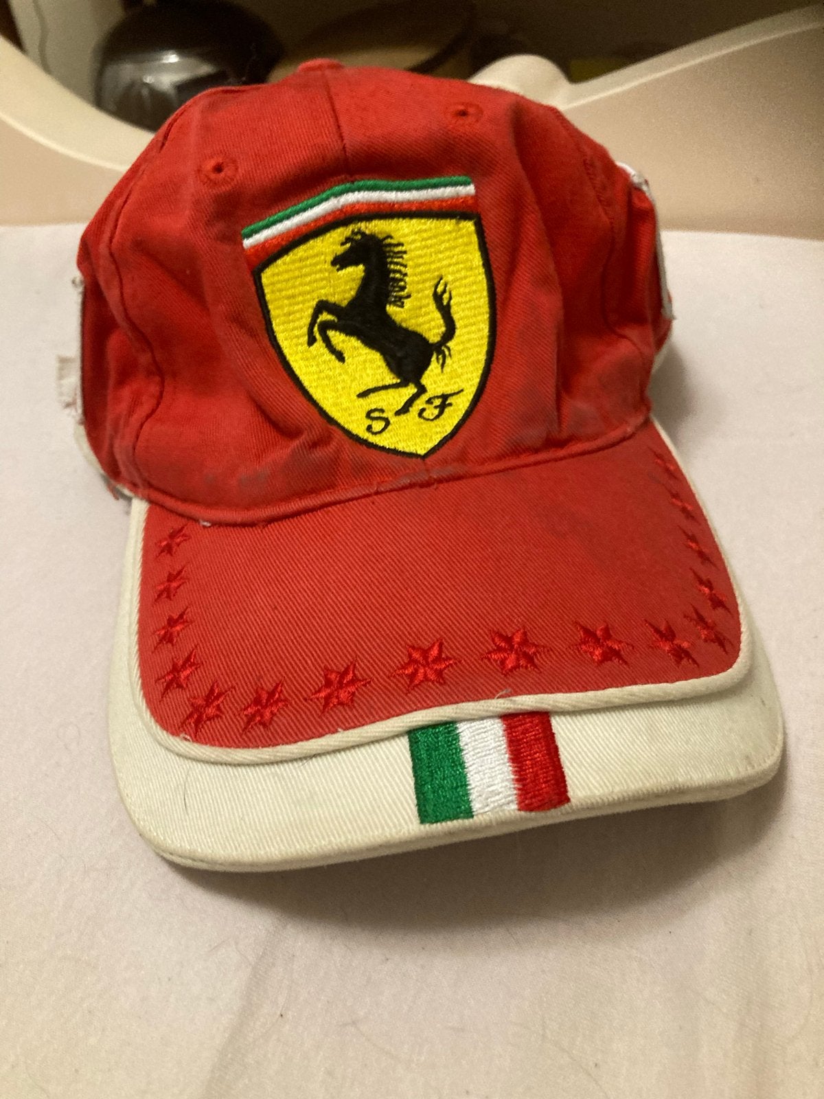 Originele Ferrari pet - Rood met logo, Ophalen of Verzenden, Gedragen, One size fits all, Pet