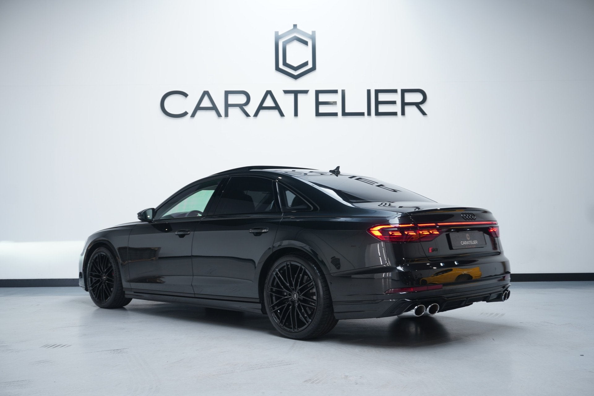 Audi A8 4.0 TFSI S8 Quattro / ABT / Audi-Exclusive / BTW aut, Automaat, Verwarmde buitenspiegels, Gebruikt, Leder