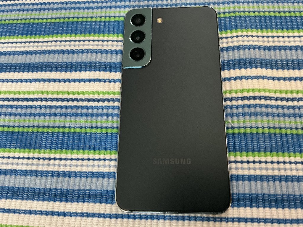 SAMSUNG S 22  met 128 gb  groen