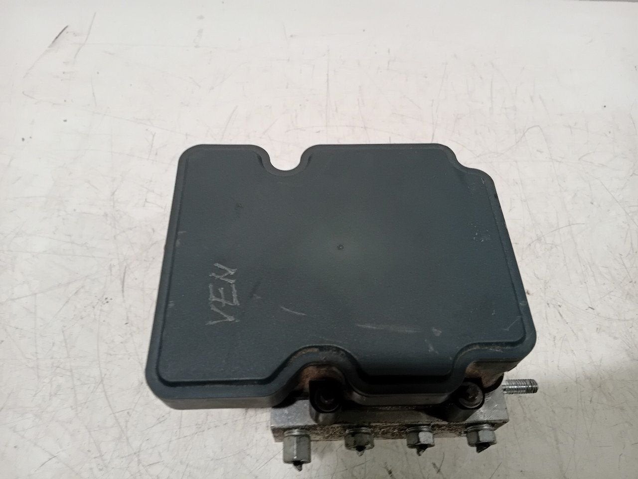Abs pomp Nissan Micra, Onderdelen@venauto.nl, Van der Ven Autorecycling B.V., Gebruikt, Ettenseweg 76, 4706 PB Roosendaal, The Netherlands