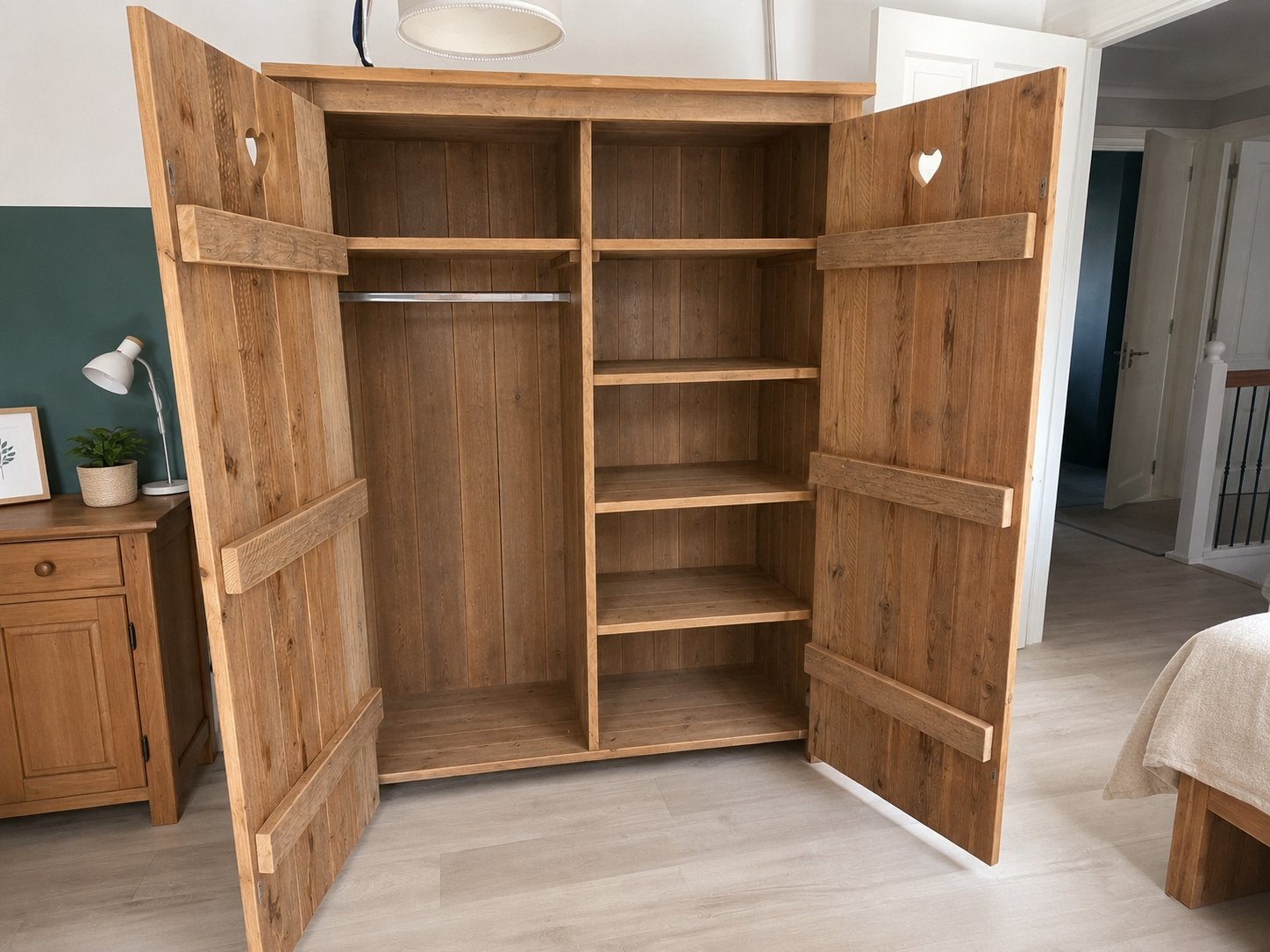 Steiger houten kledingkast met hartjesuitsparingen, Ophalen, 200 cm of meer, 150 tot 200 cm, Zo goed als nieuw