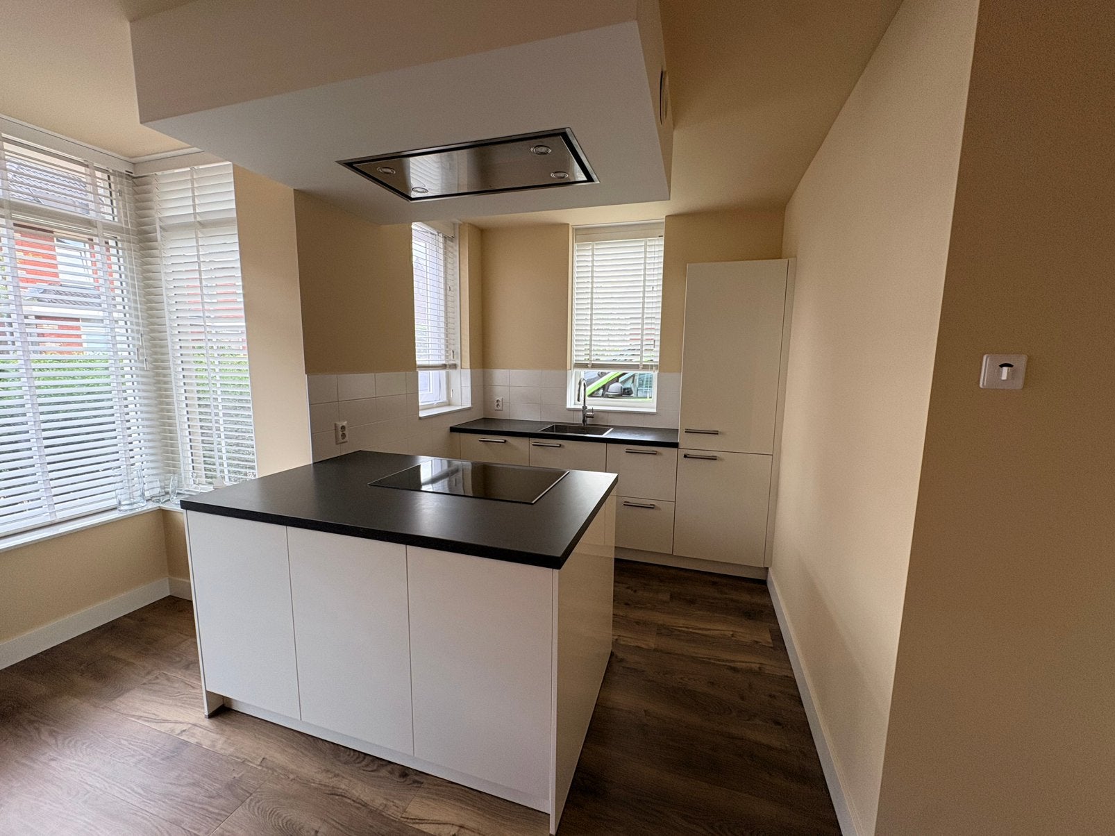 Complete keuken met Siemens, Miele, Pelgrim apparatuur, Ophalen, Gebruikt, Wit, Overige typen
