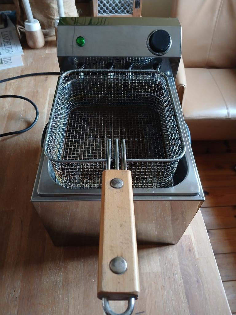 Horeca Friteuse, 4 liter of meer, Ophalen, Gebruikt, Uitneembare binnenpan
