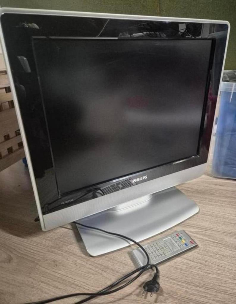 Philips flat tv 20 inch  op standaard, Philips, Gebruikt, 50 Hz, LCD