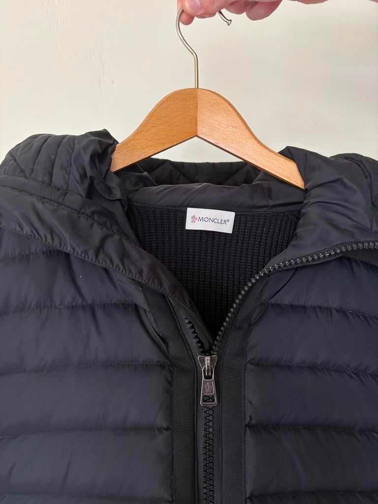 Moncler Cardigan Zwart - Stijlvol en Warm, Ophalen of Verzenden, Nieuw, Maat 52/54 (L), Zwart