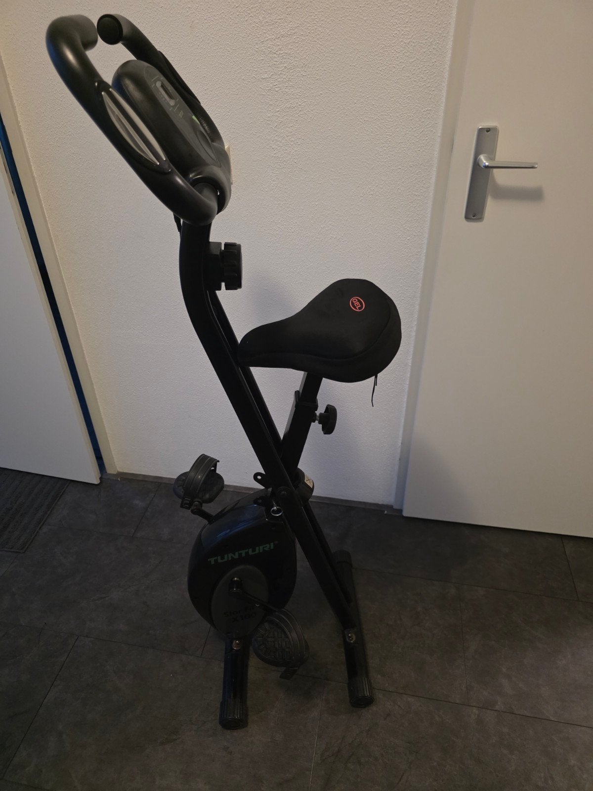 Tunturi Hometrainer - Opvouwbaar en Compact, Ophalen, Gebruikt, Metaal, Benen