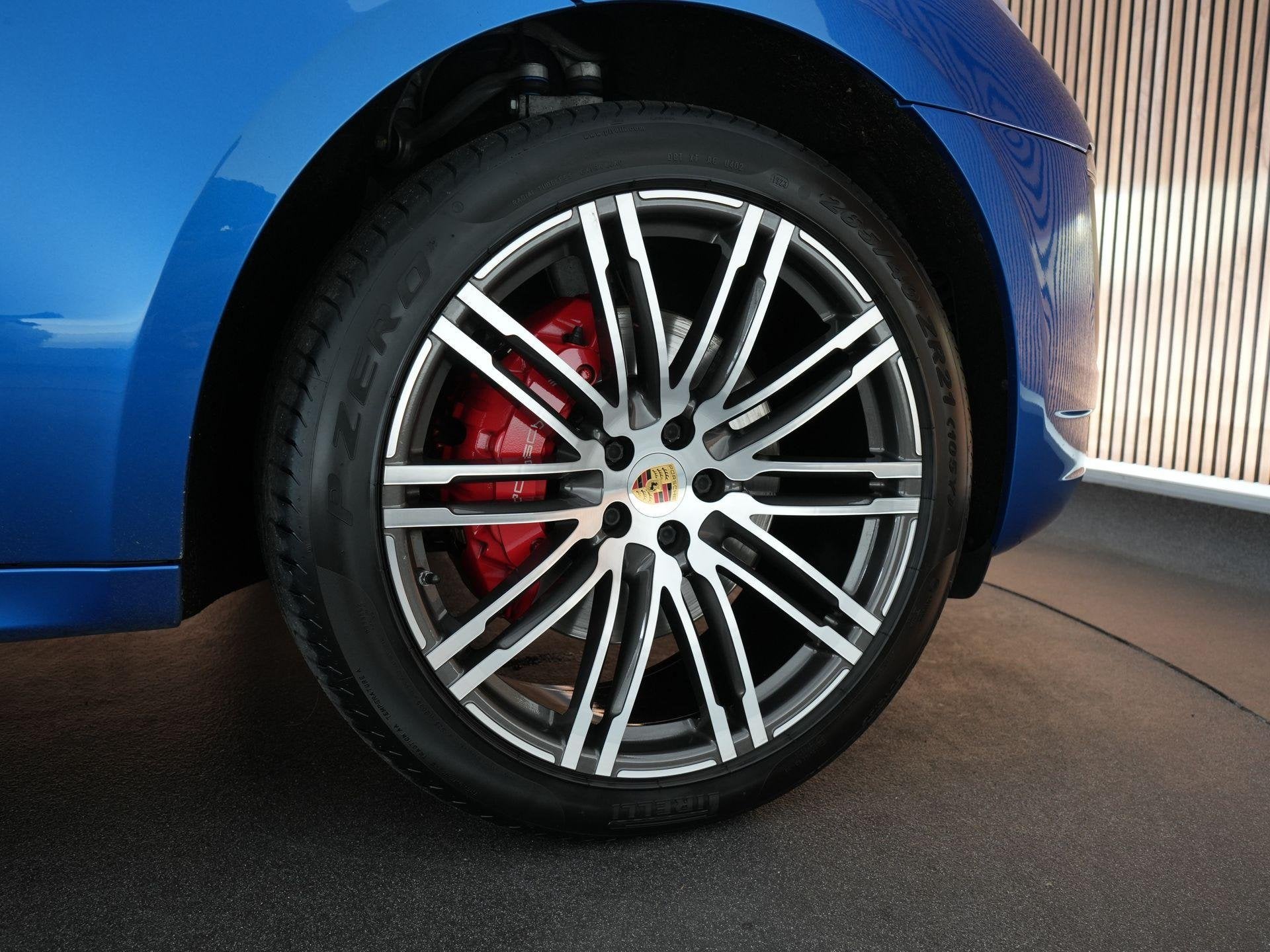 Foto 30 van Porsche Macan 3.0 GTS |panoramadak|luchtvering|PASM|sportuit