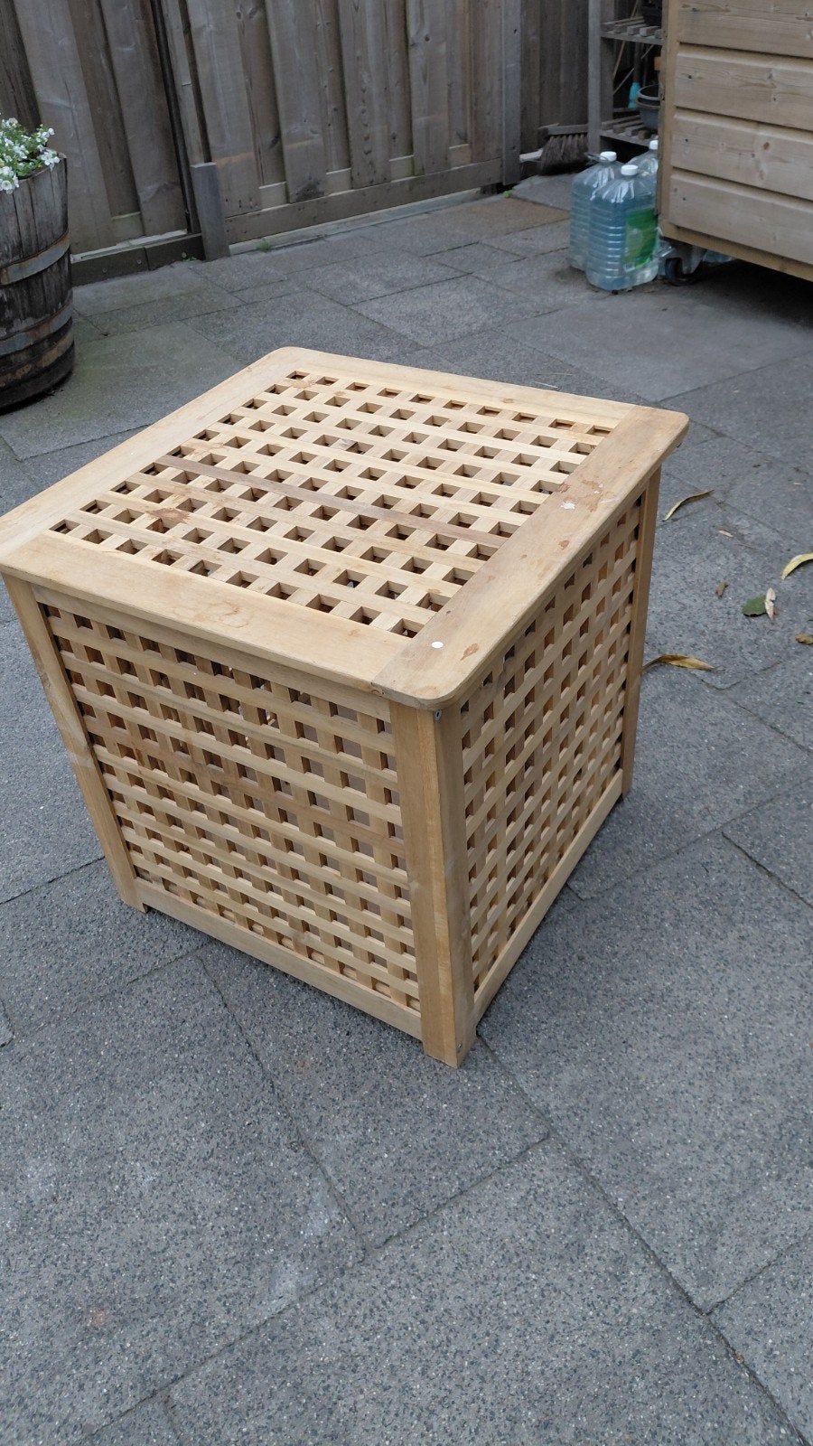 Ikea HOL acacia 50x50 cm bijzettafel wasmand opbergtafel hou, Ophalen, Gebruikt