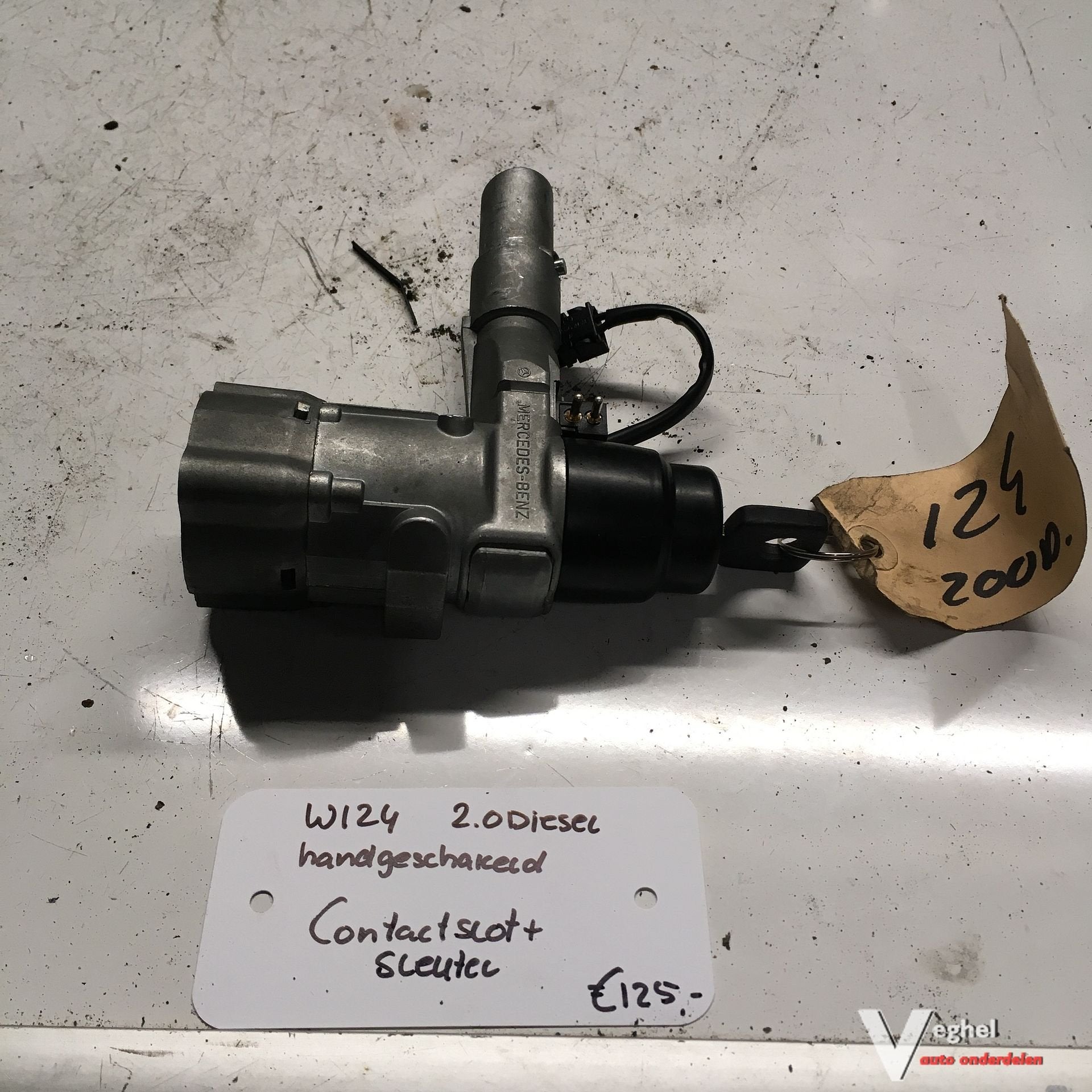Mercedes W124 2.0 Diesel Handgeschakeld   Contactslot met sl