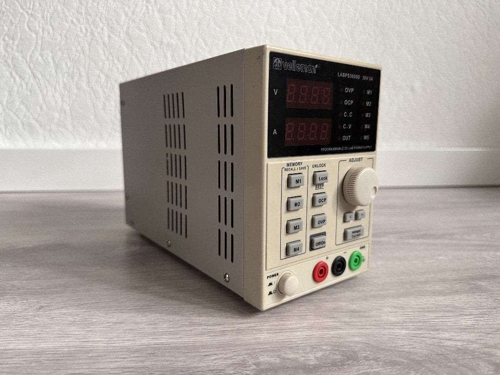 Programmeerbare Velleman LABPS3005D 30v 5A Labvoeding, Ophalen, Zo goed als nieuw, Elektriciteit
