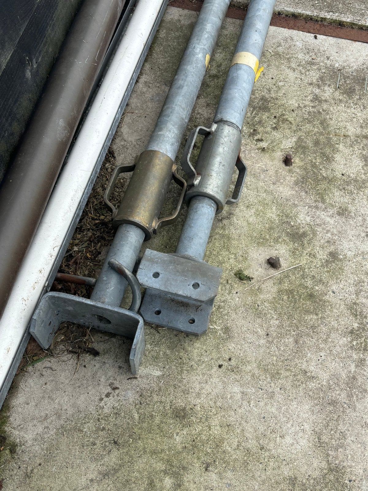 Twee bouwstempels Neerpelt België, Ophalen, Gebruikt, Overige typen, 2 tot 5 meter