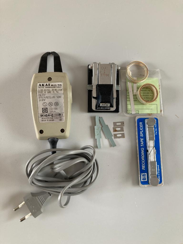 Akai tape head demagnetiseerder plus tape plice accessoires, Audio, Tv en Foto, Bandrecorders, Ophalen of Verzenden, Onderdeel