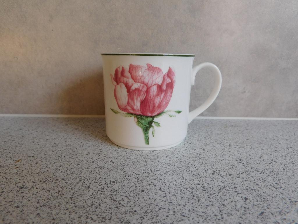 Kop Roos Flora Country Collection Villeroy & Boch, Ophalen of Verzenden, Zo goed als nieuw, Overige stijlen, Kop(pen) en/of Schotel(s)