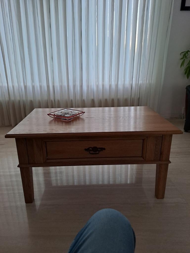 Eikenhouten salontafel met lade, Huis en Inrichting, Tafels | Salontafels, 100 tot 150 cm, Eikenhout, Zo goed als nieuw, Rechthoekig