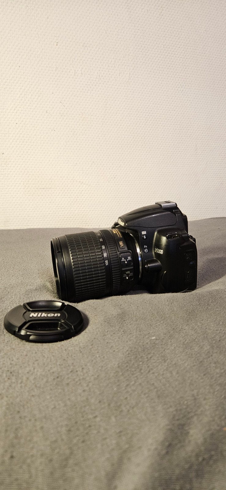 Nikon D5000 met AF-S Nikkor 18-105mm lens, Spiegelreflex, Accu, 12 megapixels, Kantelbaar/draaibaar scherm