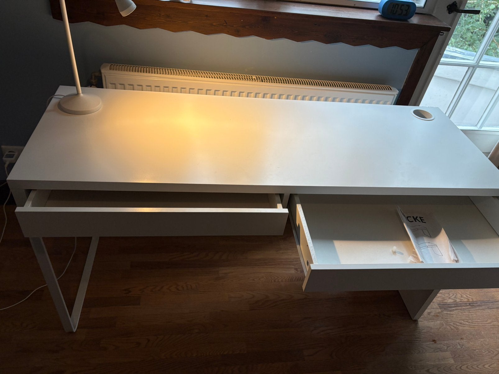 IKEA Micke bureau 142x50cm, Ophalen, Zo goed als nieuw