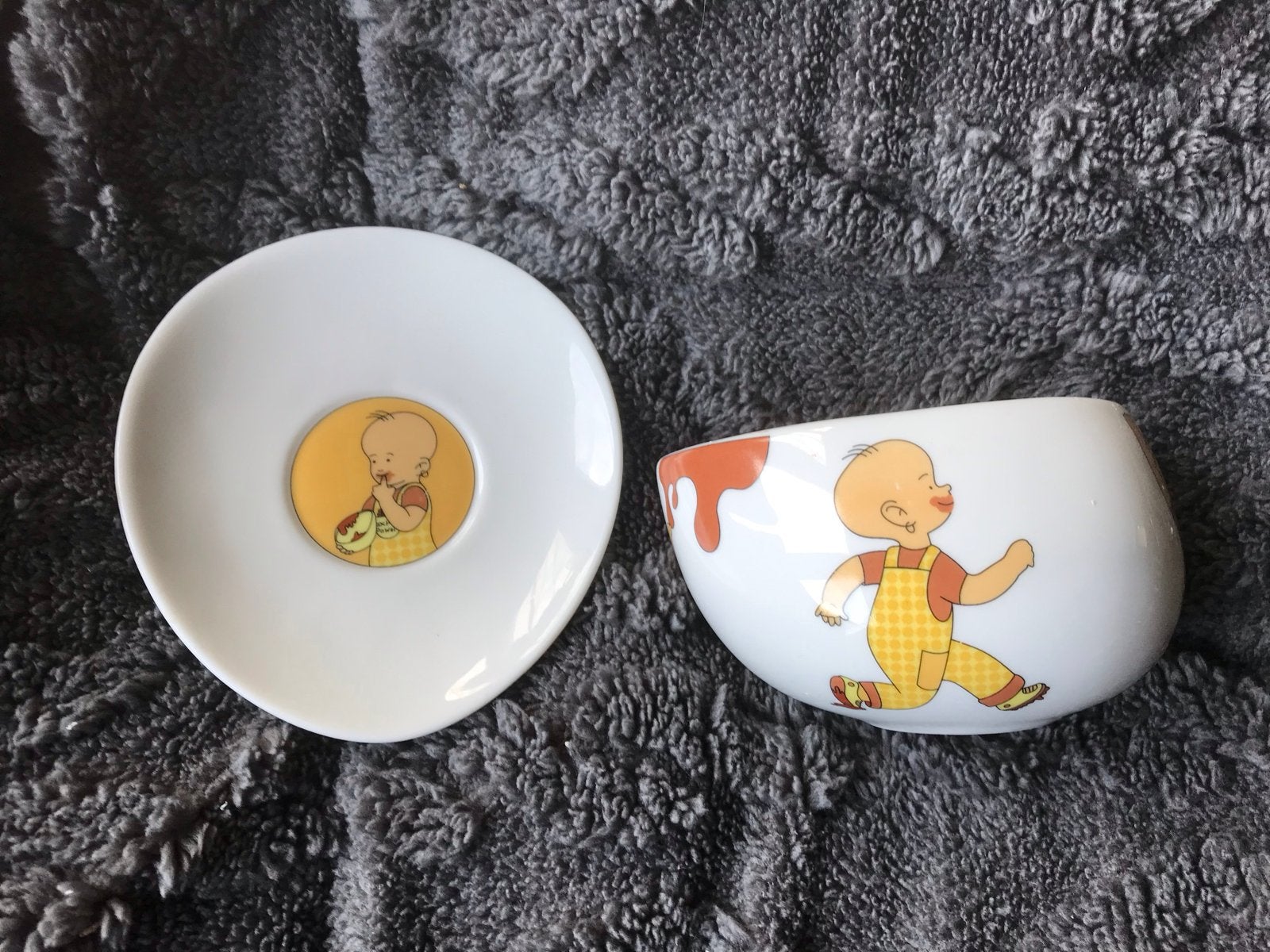 Max Brenner Hug Mug met schotel - Iris Zohar design, Overige merken, Keramiek, Ophalen of Verzenden, Zo goed als nieuw