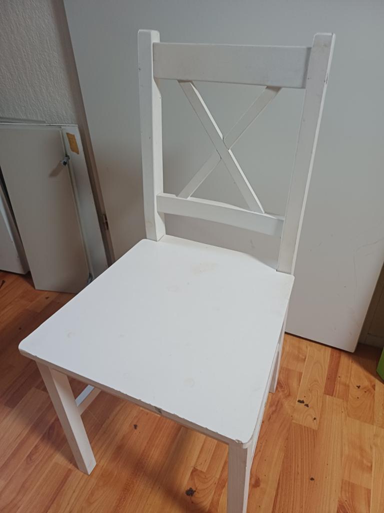 4 witte eetstoelen gratis af te halen, Huis en Inrichting, Stoelen, Ophalen, Gebruikt, Wit, Landelijk