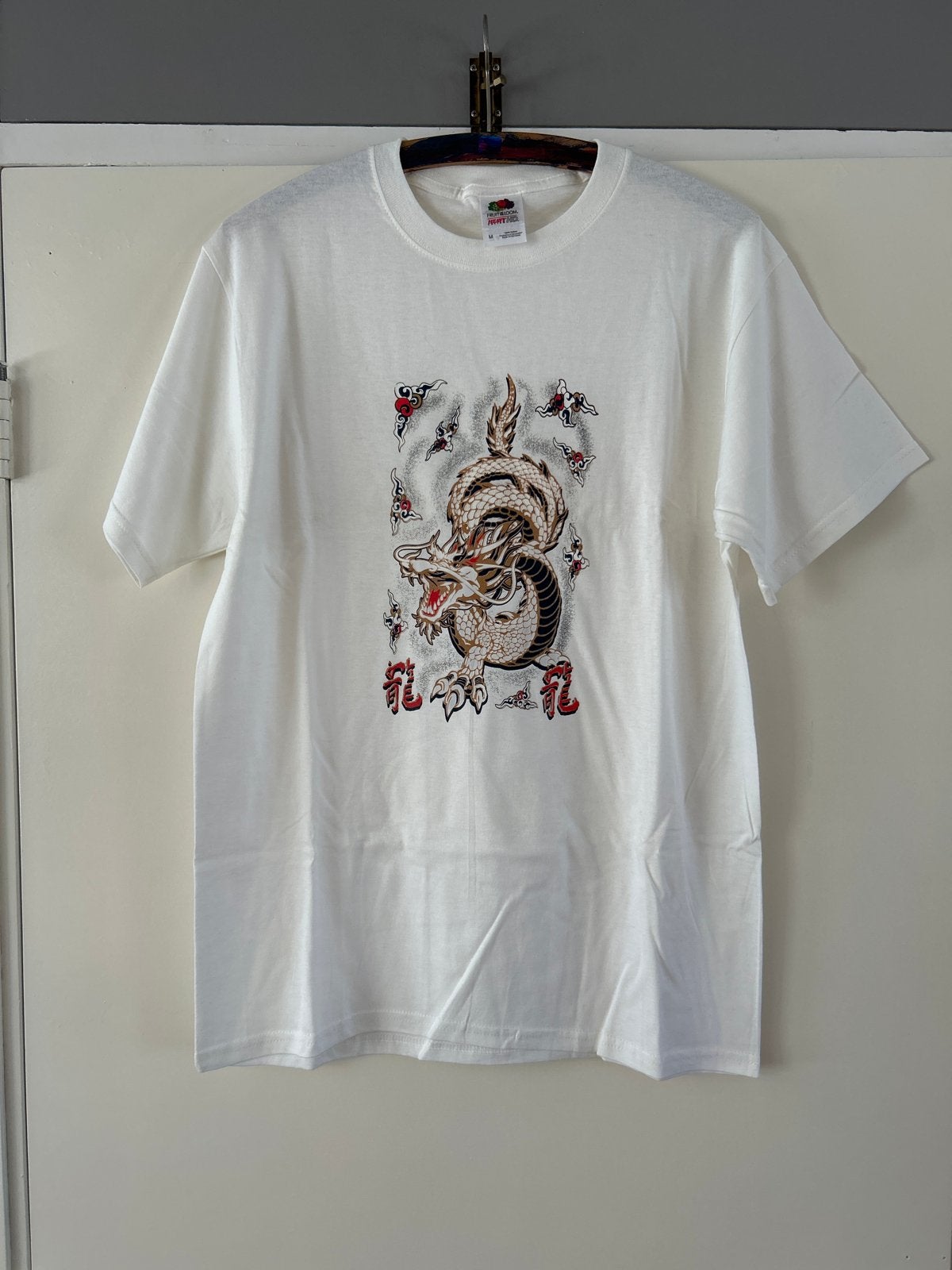 Wit T-shirt met drakenprint - Fruit of the Loom maat M, Ophalen of Verzenden, Zo goed als nieuw, Maat 48/50 (M), Wit