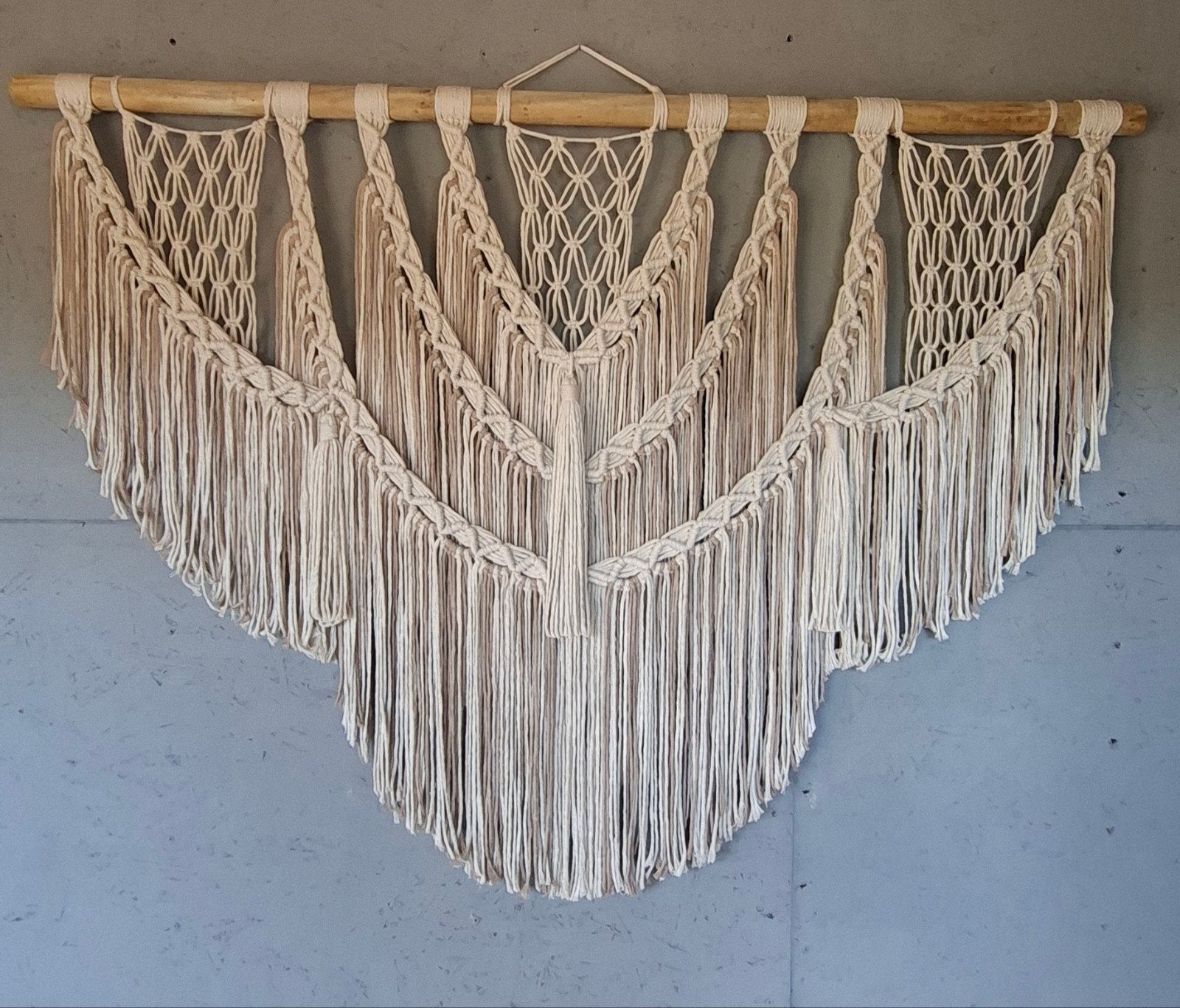 nieuwe handgemaakte macrame wandkleed ibiza boho, Huis en Inrichting, Beige, Eigen ontwerp, 140 cm, Textiel