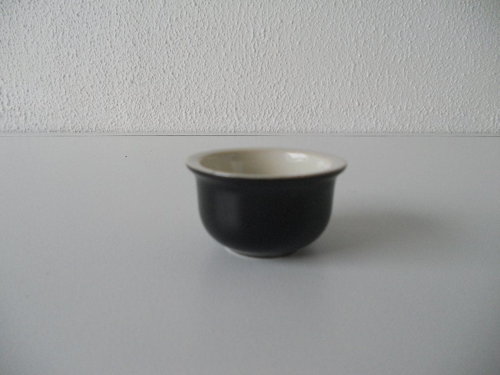 Zwart zoutvaatje Societe Ceramique, Antiek en Kunst, Antiek | Servies los, Ophalen of Verzenden