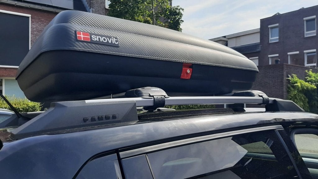 Te huur: Snovit Dakkoffer met Thule Dakdragers, Auto diversen, Ophalen, Zo goed als nieuw