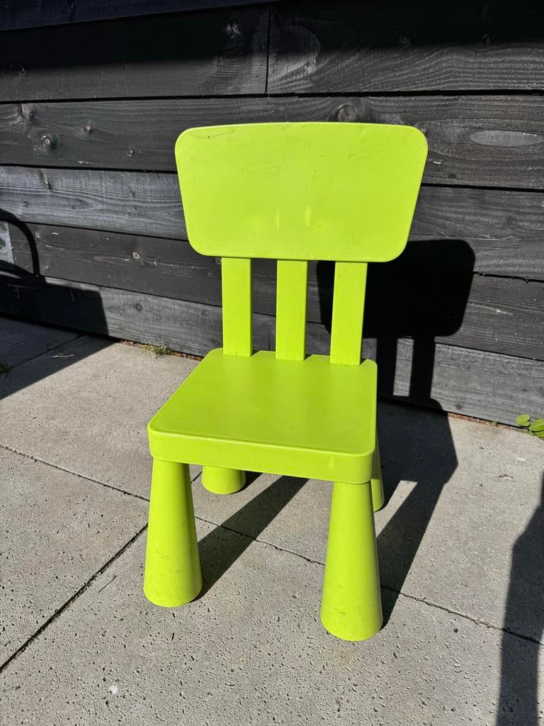 IKEA Mammut 2 groene kinderstoelen en 1 geel krukje, Ophalen, Kunststof, Gebruikt, Twee