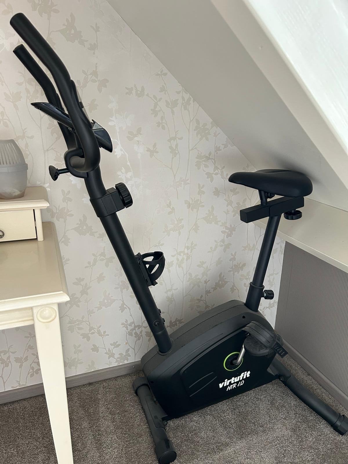 VirtuFit HTR 1.0 Hometrainer, Ophalen, Zo goed als nieuw, Metaal, Benen
