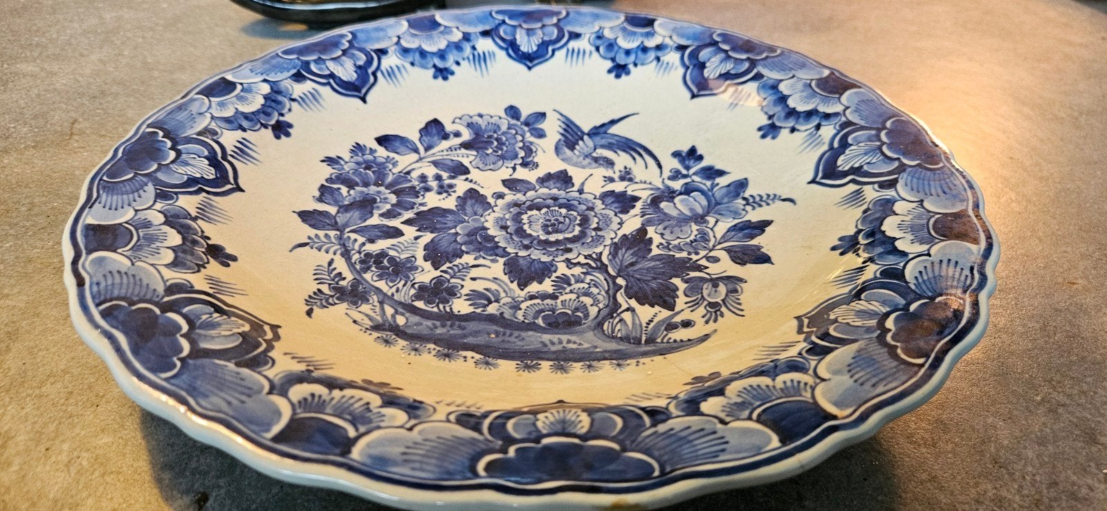 Antieke Delfts Blauwe Schaal met Bloemen en Vogels, Antiek en Kunst, Ophalen of Verzenden