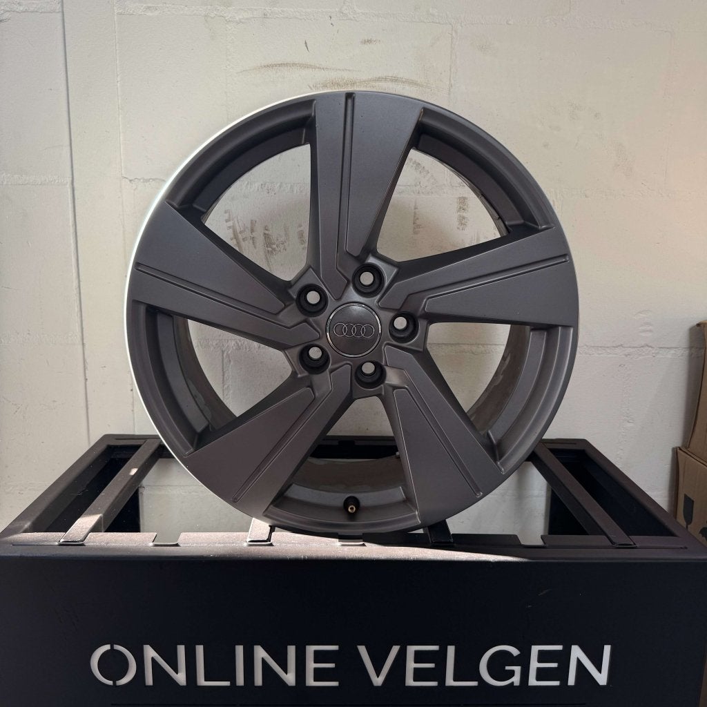 Set 18 inch Originele Audi Q2 Velgen, Auto-onderdelen, Niet ingevuld, 18 inch, Gebruikt, Velg(en)
