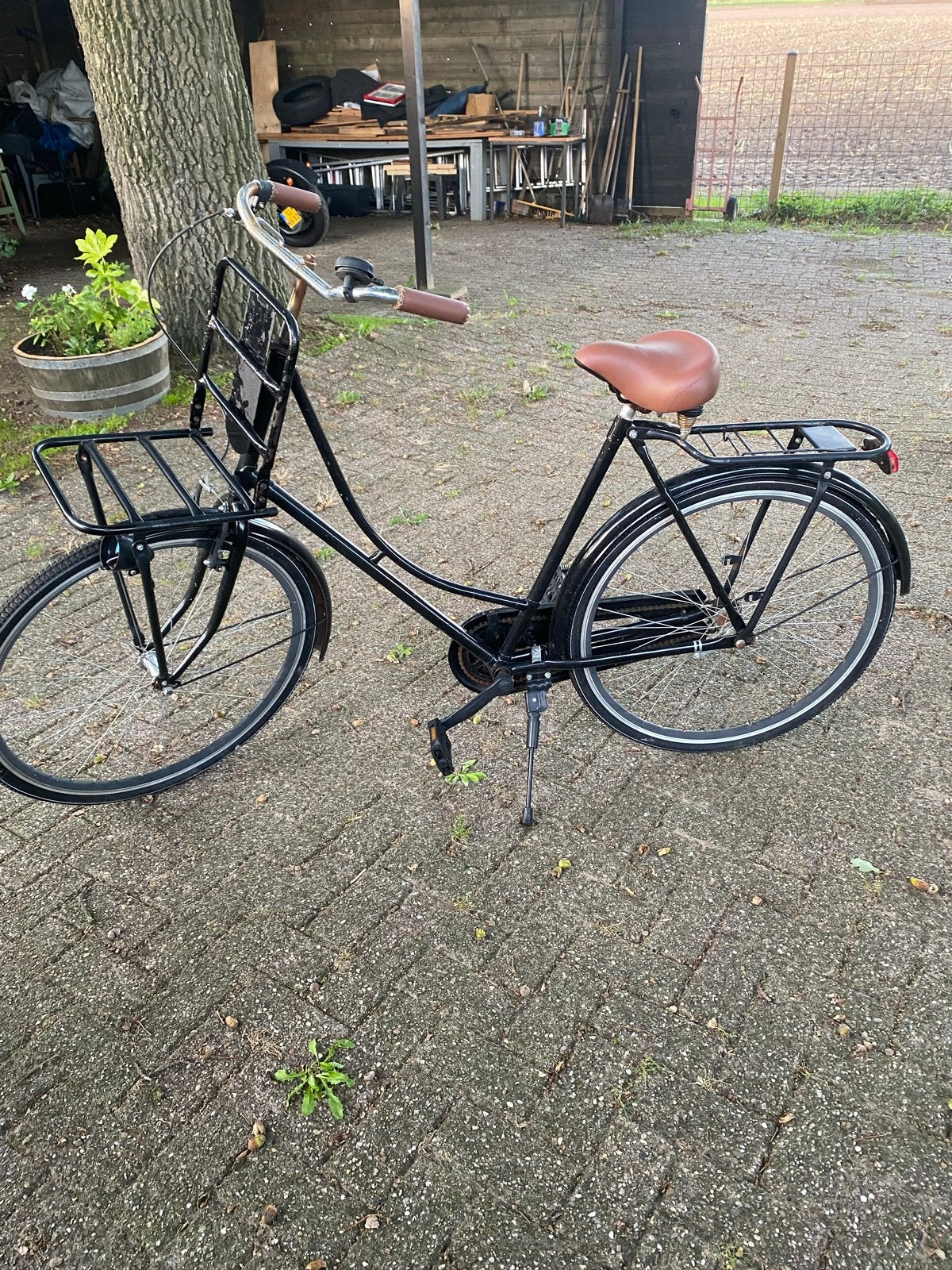 Zwarte transportfiets met voordrager en terugtraprem, Fietsen en Brommers, Overige merken, Terugtraprem, Ophalen of Verzenden