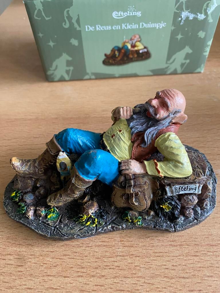 Efteling beeldje: De Reus en Klein Duimpje, Ophalen of Verzenden, Zo goed als nieuw, Beeldje of Poppetje