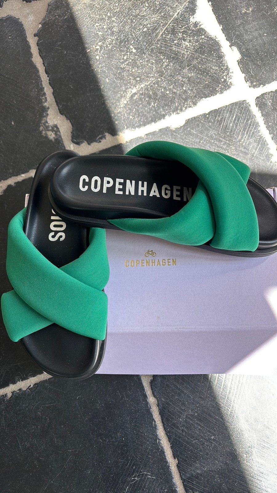 Sport slippers copenhagen studios amsterdam 37 groen, Kleding | Dames, Ophalen of Verzenden, Zo goed als nieuw, Groen