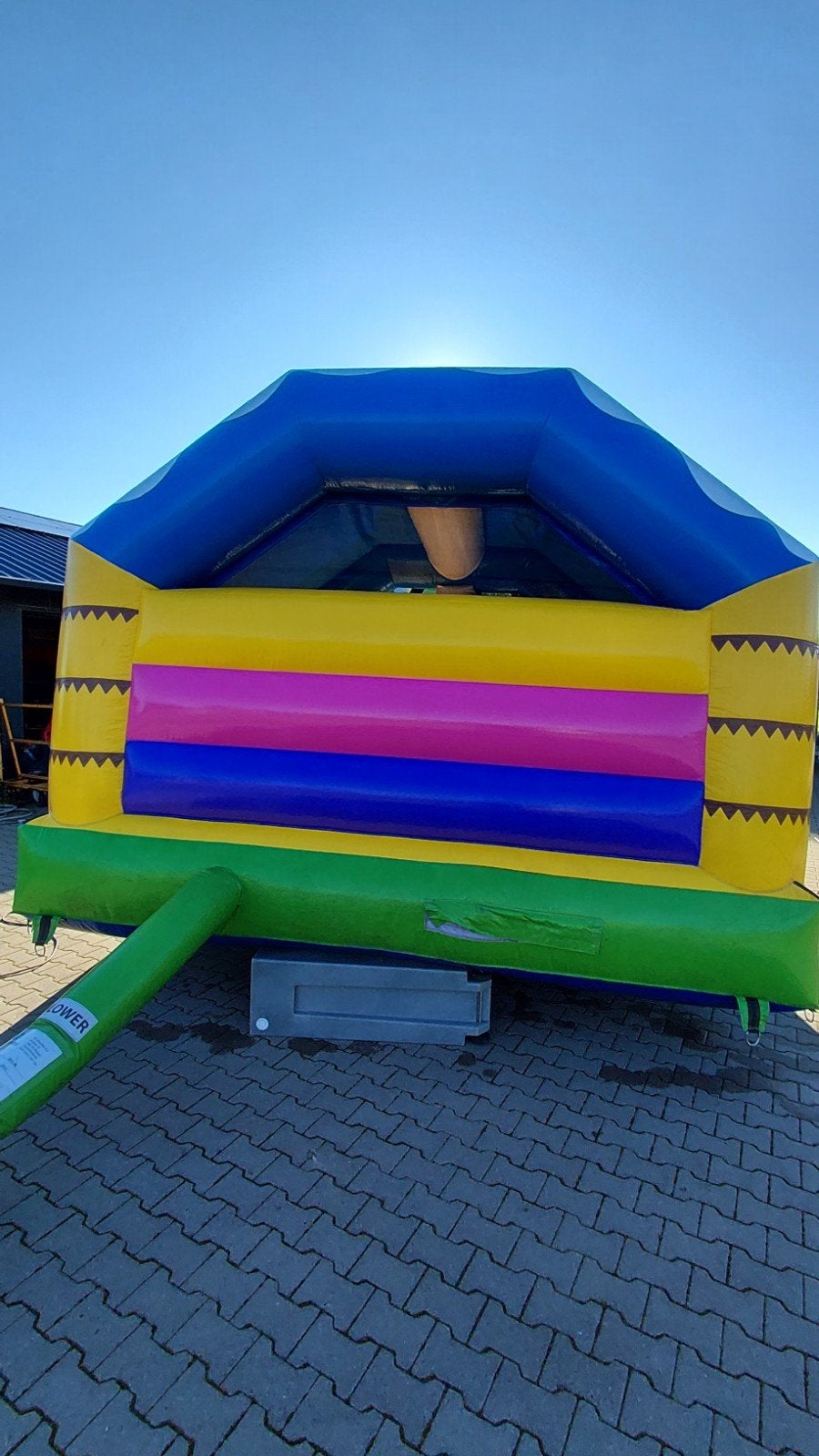 Solide combo springkussen met blower - ZGAN, Ophalen, Zo goed als nieuw, Info@jbinflatables.com, Ampere 10, 7942 CC Meppel, The Netherlands