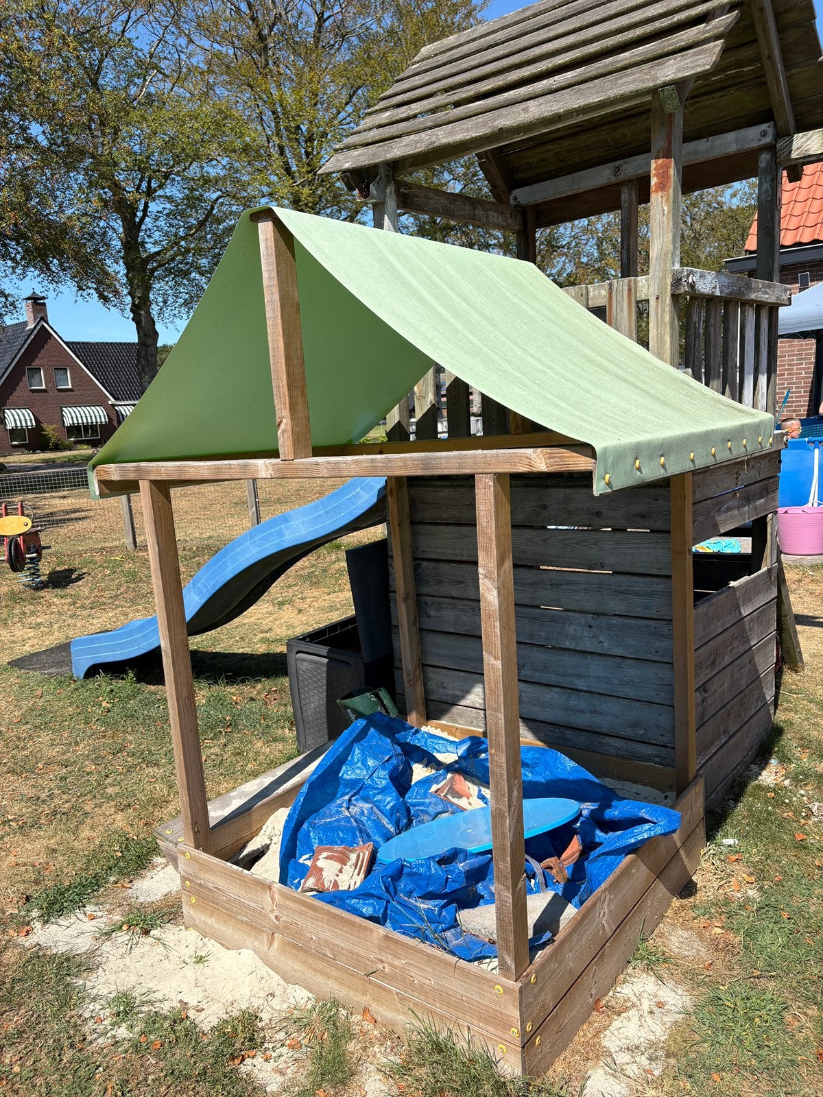 Nette zandbak met dakje, Ophalen, Zo goed als nieuw, Hout, Overige typen